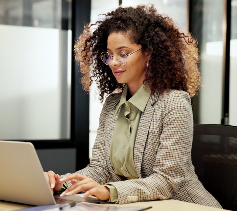 woman at laptop